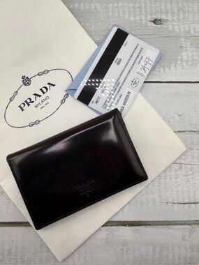 AUTHENTIC Prada leather wallet. Black.